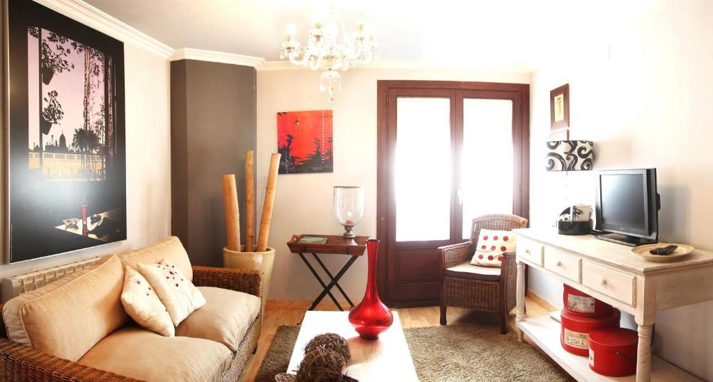 Apartamentos Alcoba De Baco Барбастро Номер фото